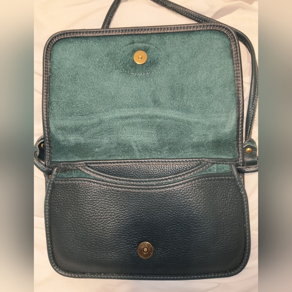 ** SOLD ** Heritage Leather Inc. small green leather purse - Picture 3 of 4